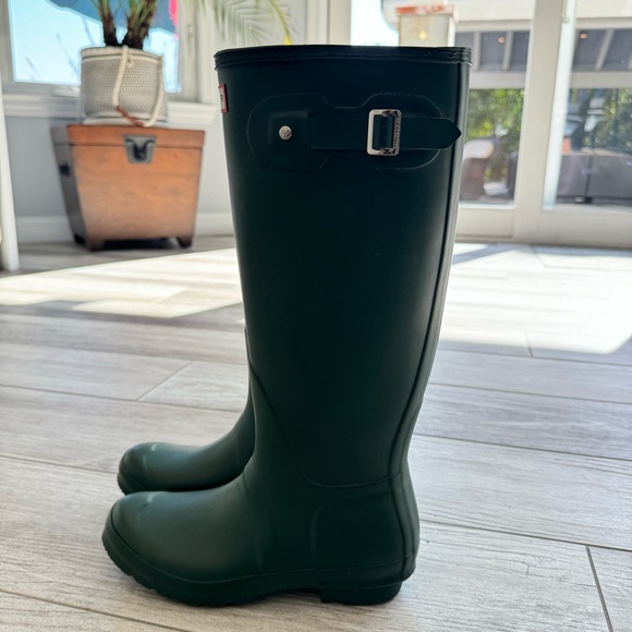 HUNTER Women’s Rainboot size 9 Green - Picture 5 of 16